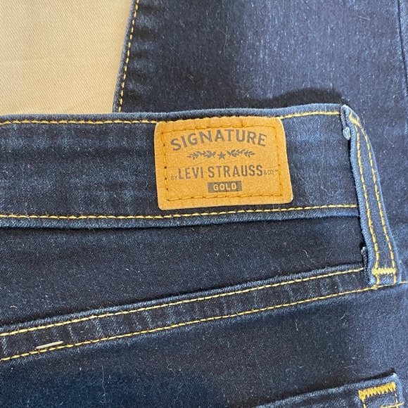 Levi’s Signature Gold Mid Rise Skinny Dark Wash Jeans - Women-8M (W29 L30) - Picture 4 of 9